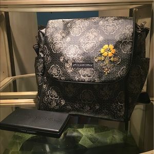 Petunia pickle bottom diaper bag BABY CHIC